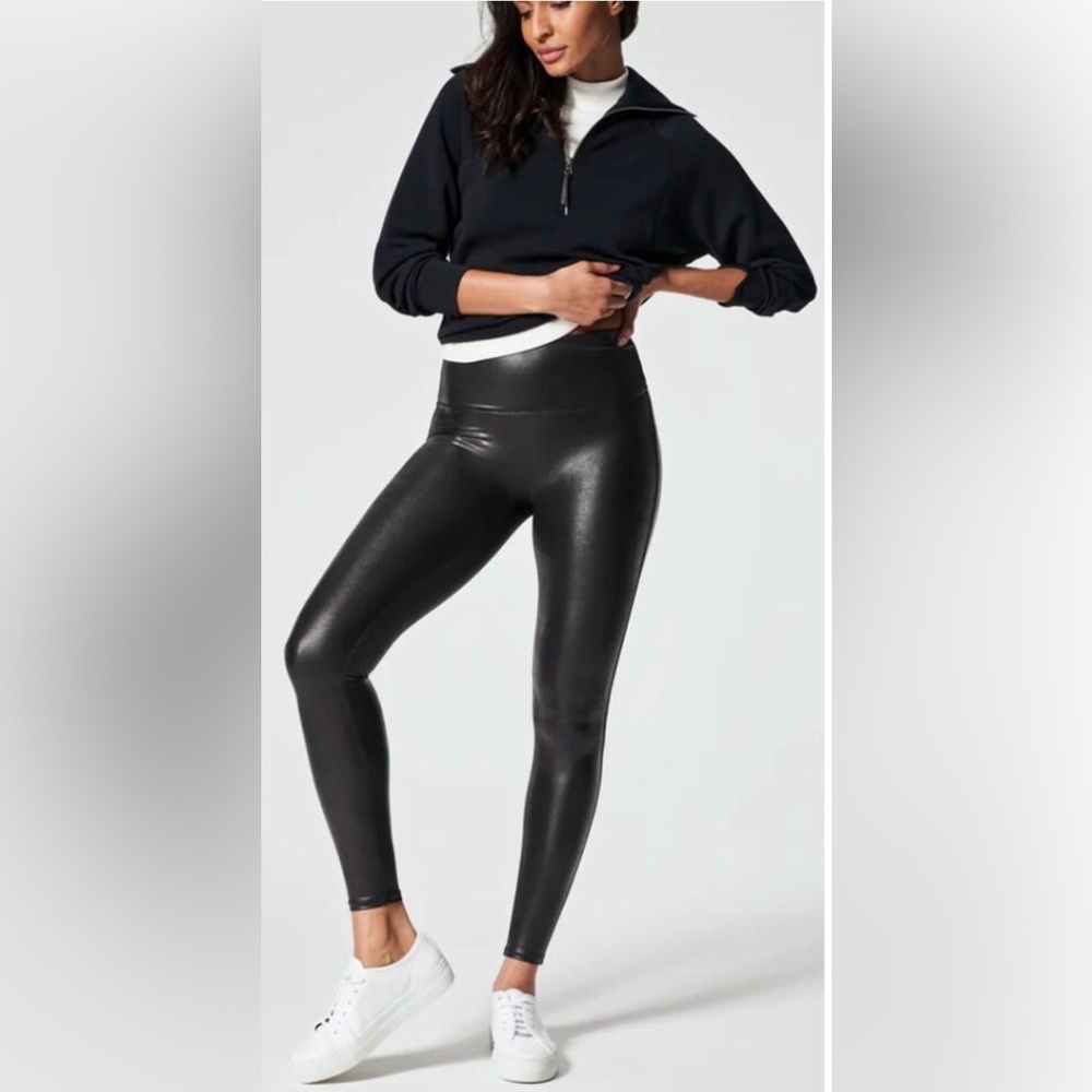 SPANX faux leather Leggings / black / size M